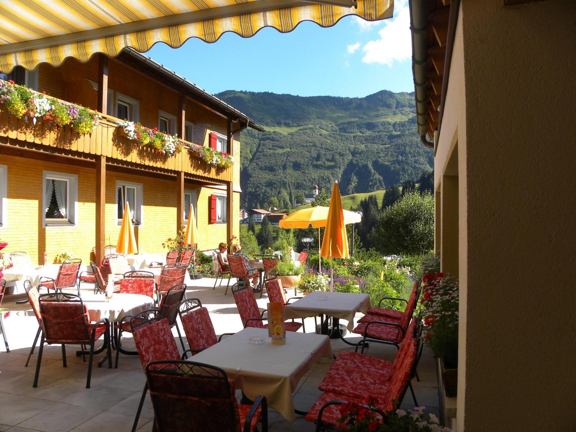 Hotel Alpenblume Damuels Exterior photo