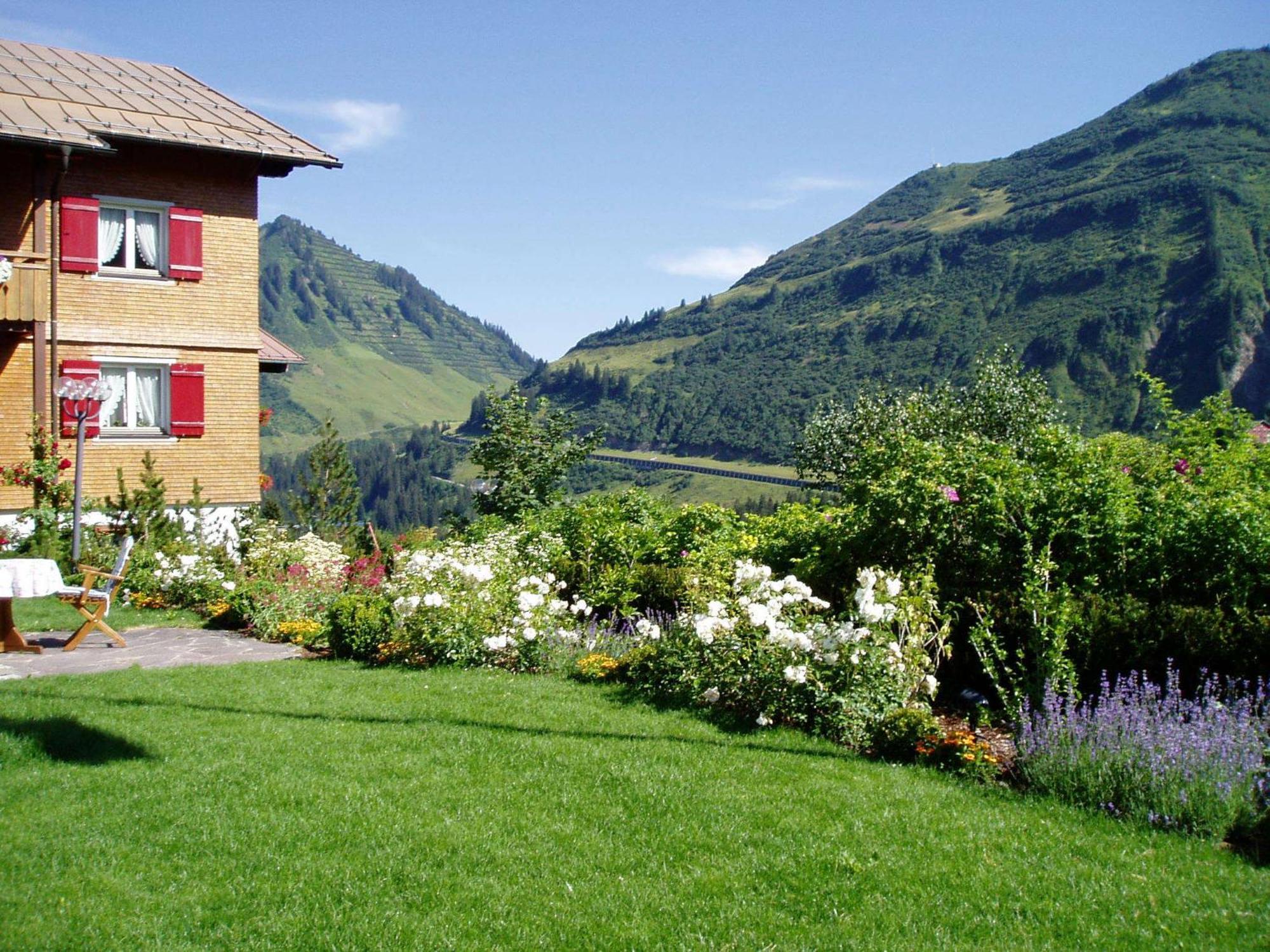 Hotel Alpenblume Damuels Exterior photo